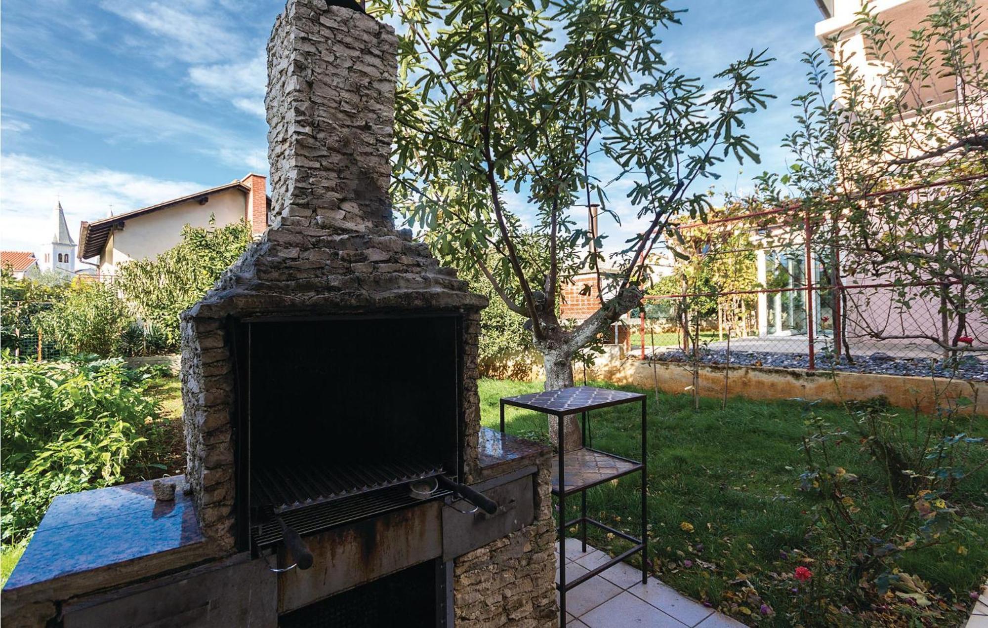 Pet Friendly Apartment In Medulin With Wifi Exteriör bild